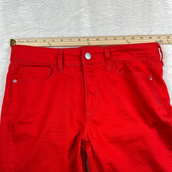 St. John's Bay Red Capris - Picture 5 of 8